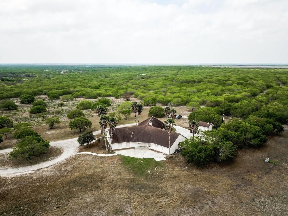 Glasscock Ranch: 20680 McMurray Ln, Mathis, TX 78368
